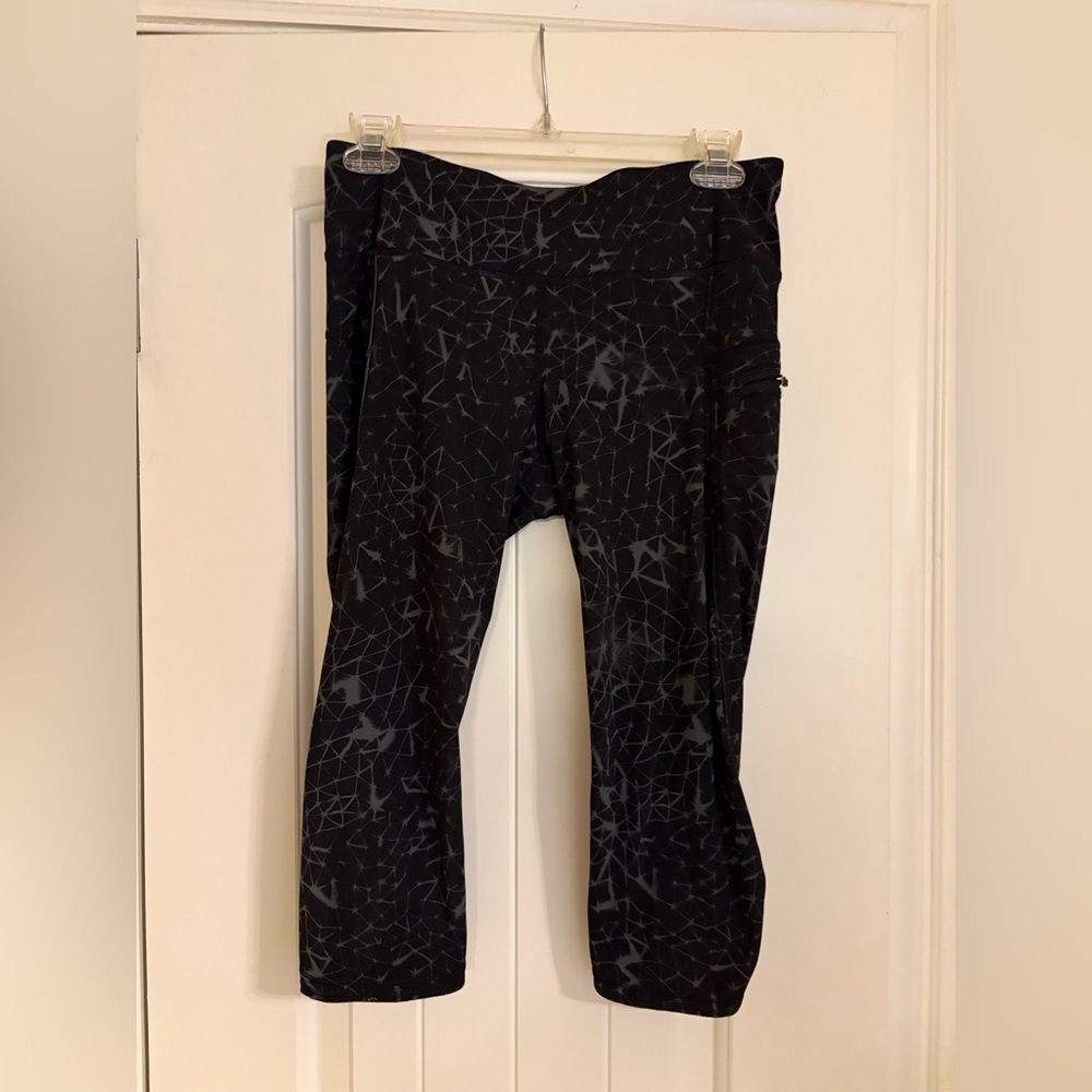 Size 6 Lululemon Women's Top Speed Crop Leggings